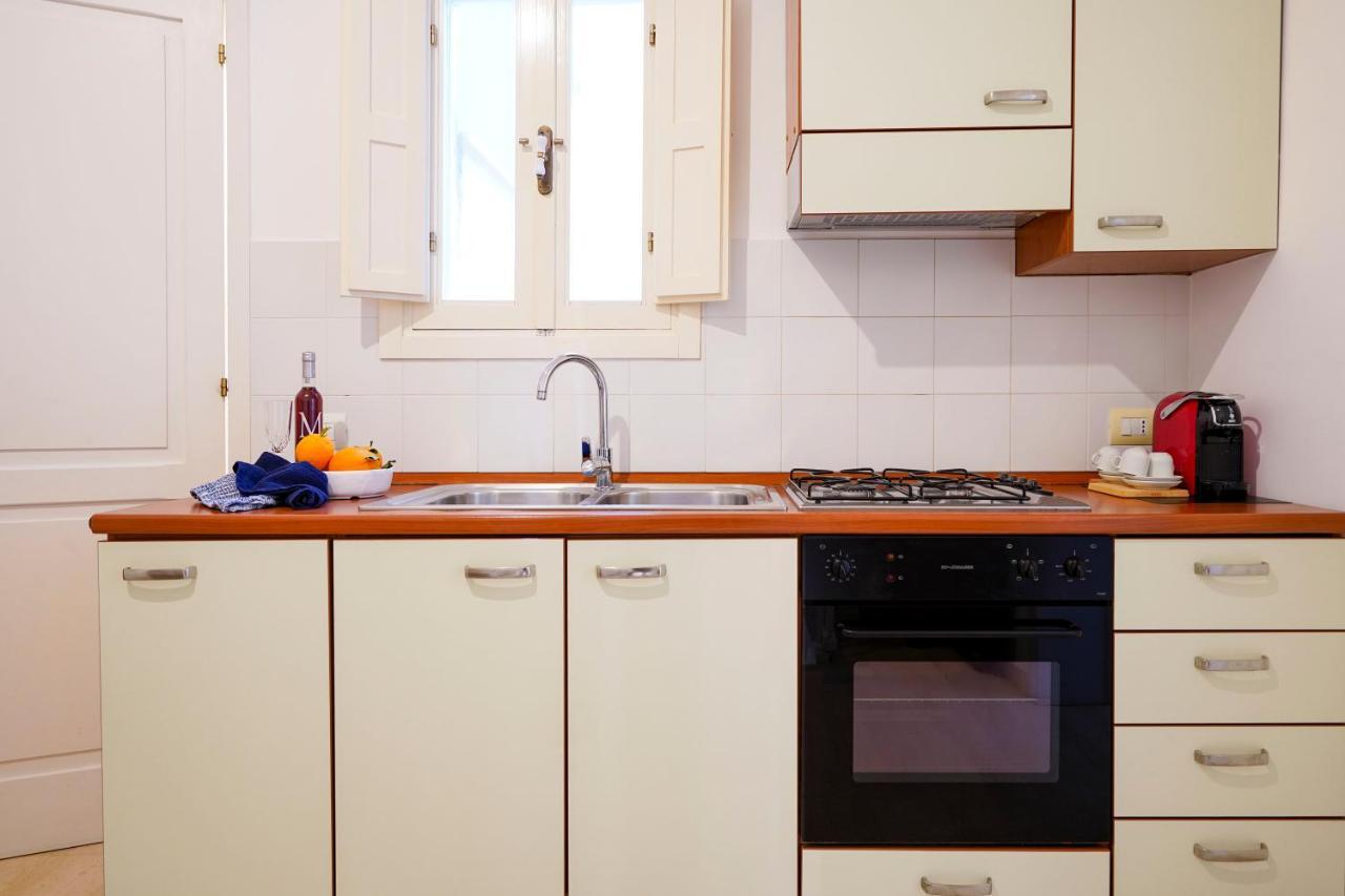 Dimora A Palazzo Apartment Монополи Екстериор снимка